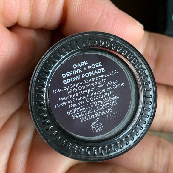 NIB SIGMA BEAUTY DEFINE + POSE BROW POMADE DARK BROWN - Picture 7 of 13